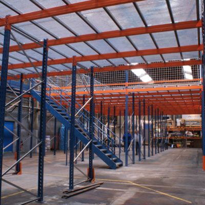 Plateforme mezzanine de stockage