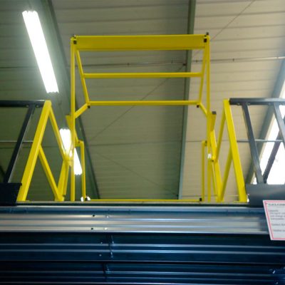 STOCKAGE : plateforme / mezzanine industrielle : barriere ecluse