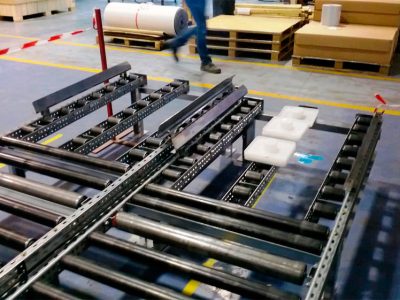 STOCKAGE Mi lourd / Lourd : Rack dynamique au sol
