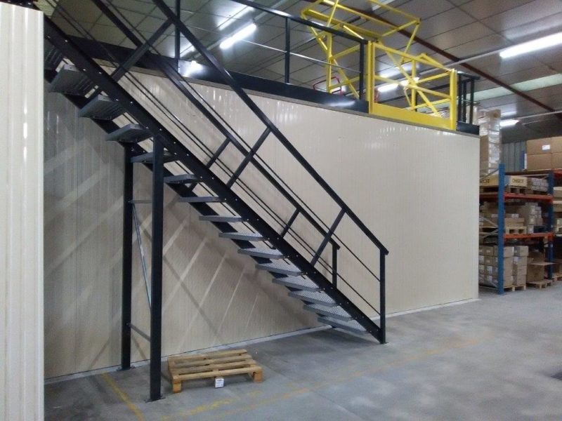 plateforme et mezzanine de stockage