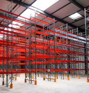 Rack à palettes sur plusieurs niveaux