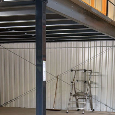 Poteau de mezzanine industrielle