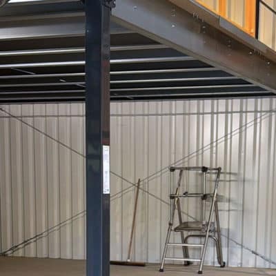 Poteau de mezzanine industrielle
