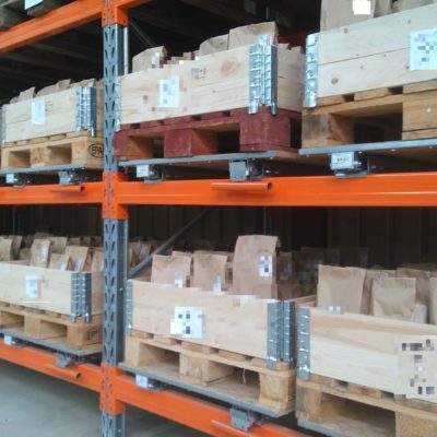 Stockage : tiroirs sur rayonnage industriel